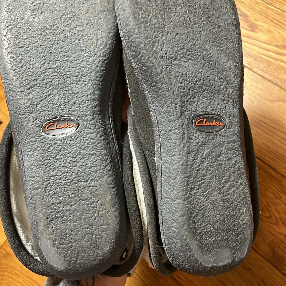 Clarks | women’s slippers with leather upper and Sherpa lining shoe size 8 - Picture 4 of 11